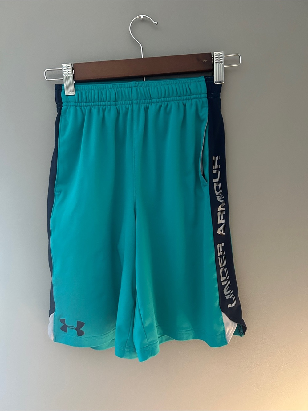 Under Armour Boy’s Medium Teal Athletic Shorts